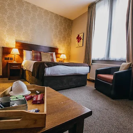 The Duke Of Edinburgh Hotel & Bar Барроу-ин-Фернесс Экстерьер фото