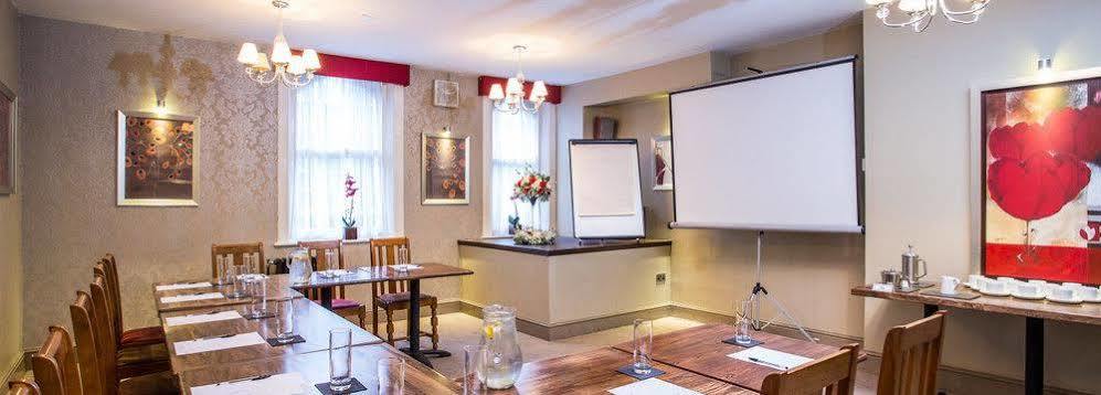Отель The Duke Of Edinburgh & Bar 4*